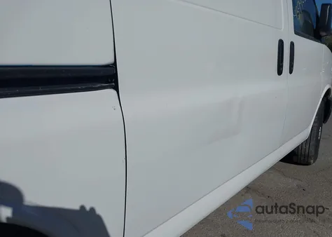 2013 Chevrolet Express 2500 Work Van z USA, uszkodzony, nr VIN 1GCWGFCA7D1139040